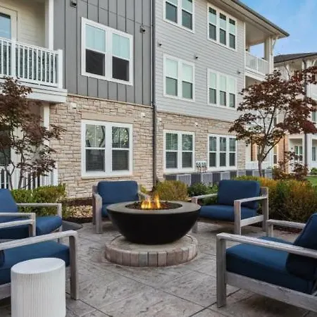Landing At Chestnut Farm - 2 Bedrooms In Stallings
